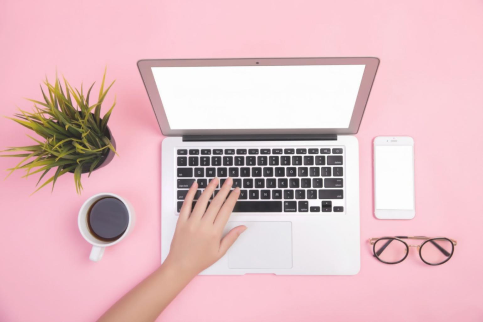 Sessione di formazione pratica su tecniche avanzate di content marketing